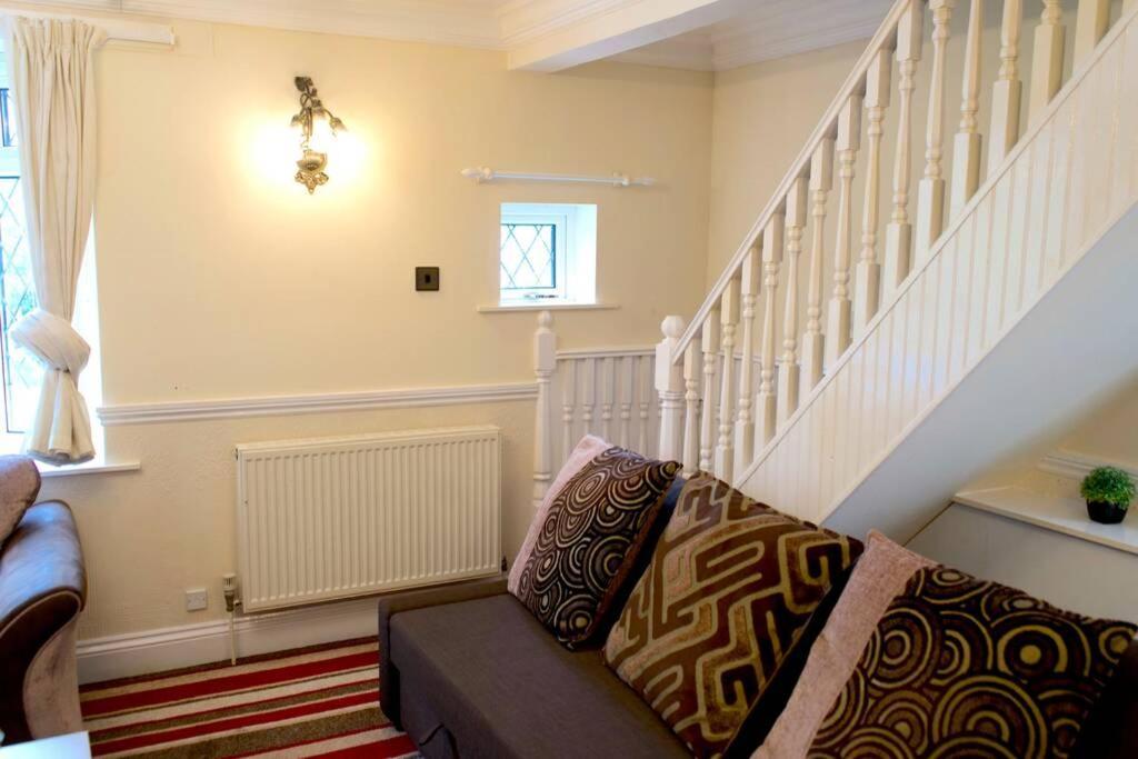 Large & Comfy House In Birmingham, 4 Bedroom,Secured Free Parking ,Free Wifi Exterior photo